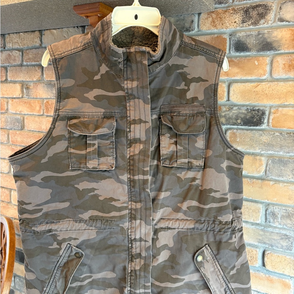Sonoma Taupe Sherpa-Lined Jacket Label Detail